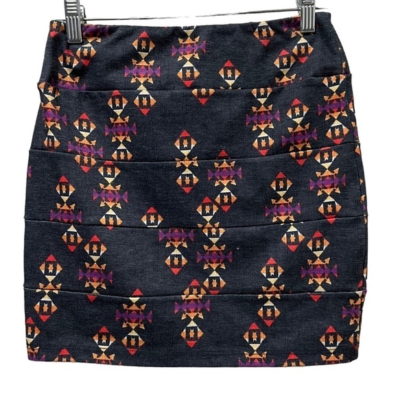 Nollie Small Gray Aztec Print Mini Pull On Stretchy Skirt G - Picture 2 of 3